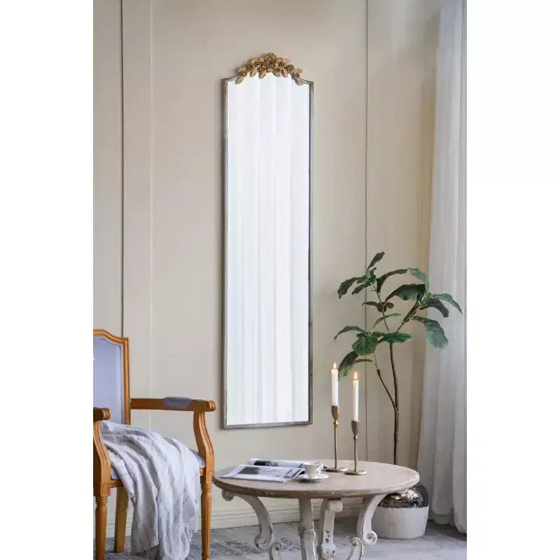 Miroir mural rectangulaire pleine longueur de 46 x 180 cm avec cadre ivoire vieilli et couronne florale dorée