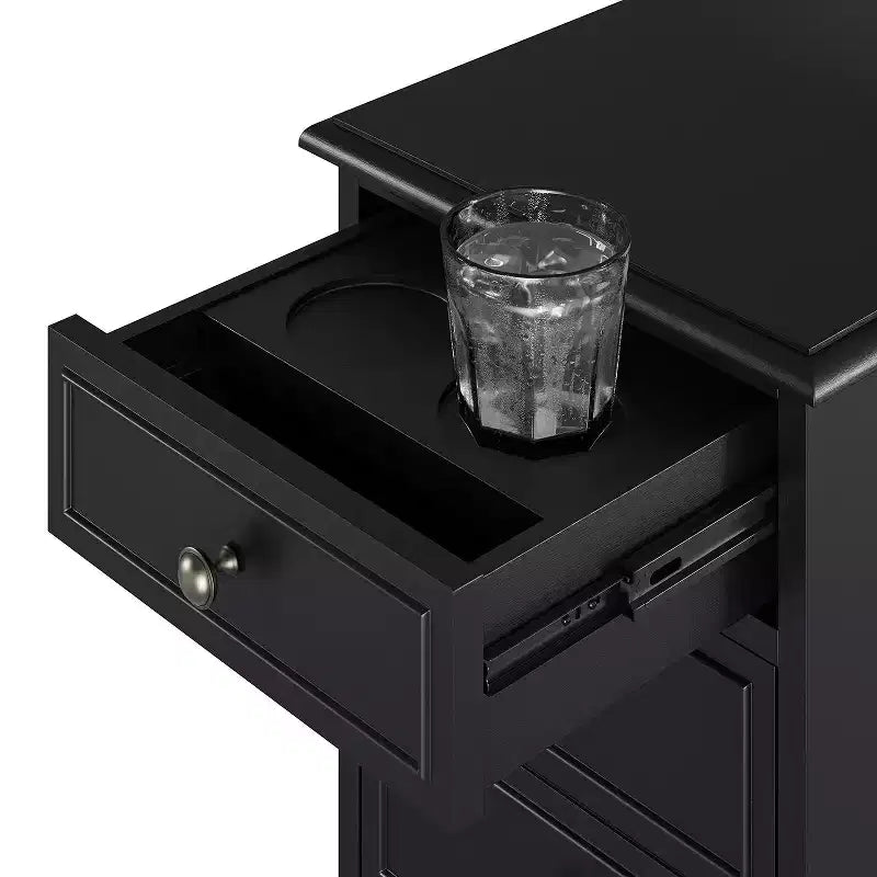 Table d'appoint traditionnelle avec rangement et prises intégrées