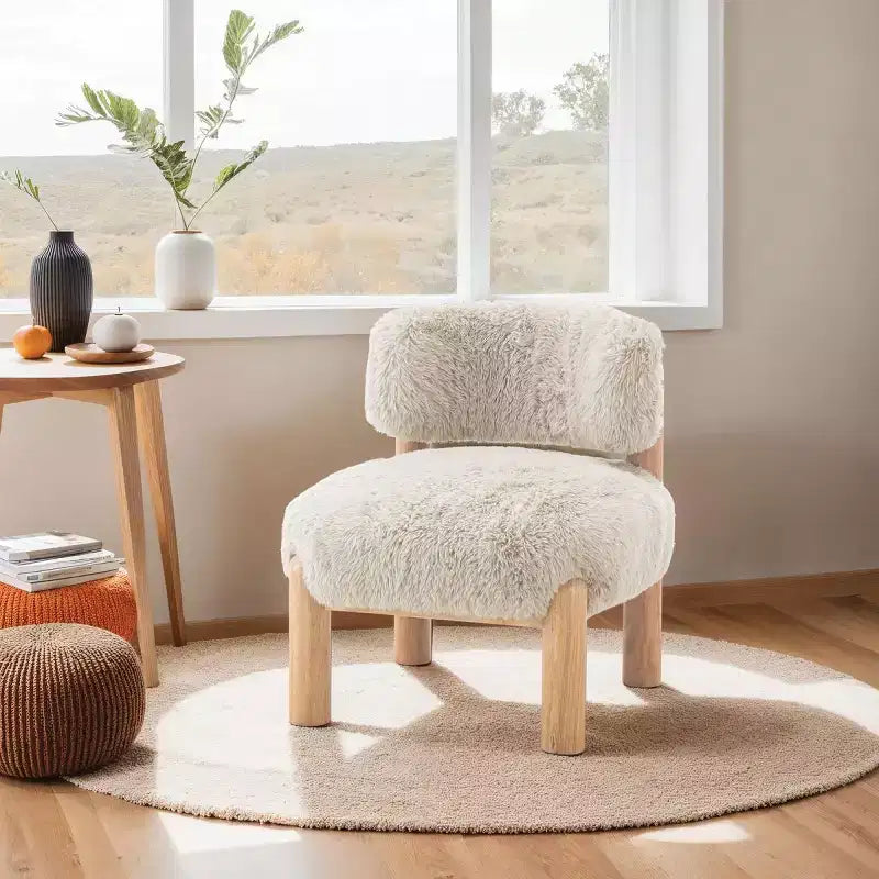 Fauteuil d'appoint sans accoudoirs de luxe en fausse fourrure pelucheuse, pieds élégants en bois pour salon, chambre, appartement ou balcon