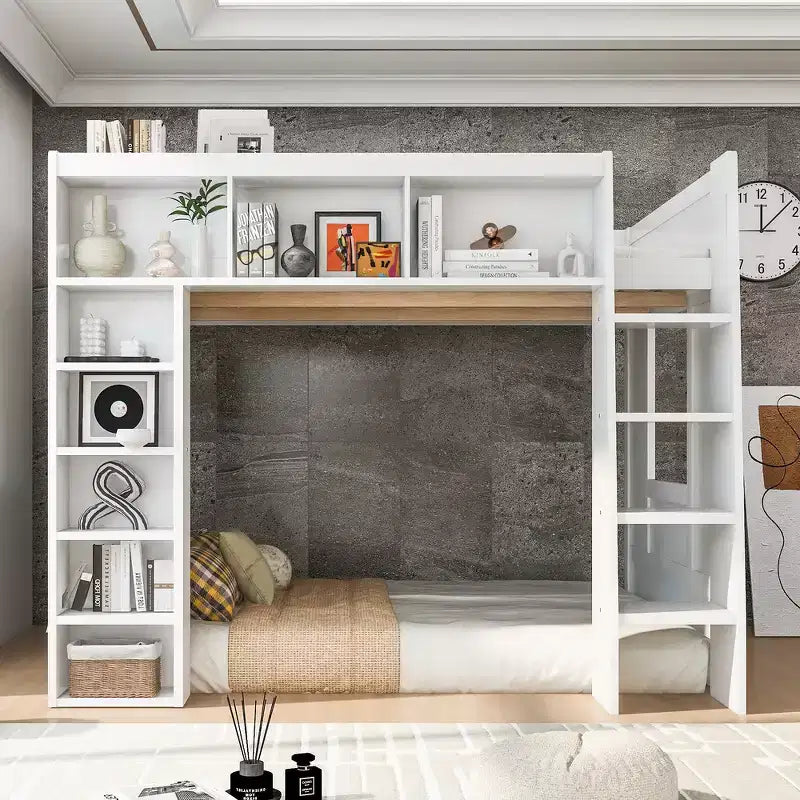 Lit mezzanine en bois avec armoires de rangement et étagères