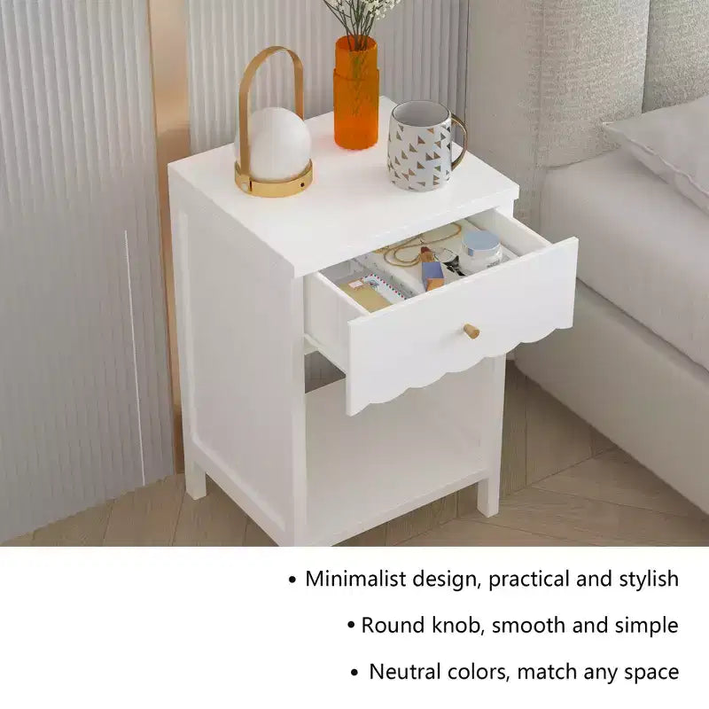 Table de chevet blanche moderne avec tiroir et étagère ouverte, Table de chevet à bords festonnés pour chambre à coucher, Petite table d'appoint minimaliste pour chambre d'enfant ou de fille