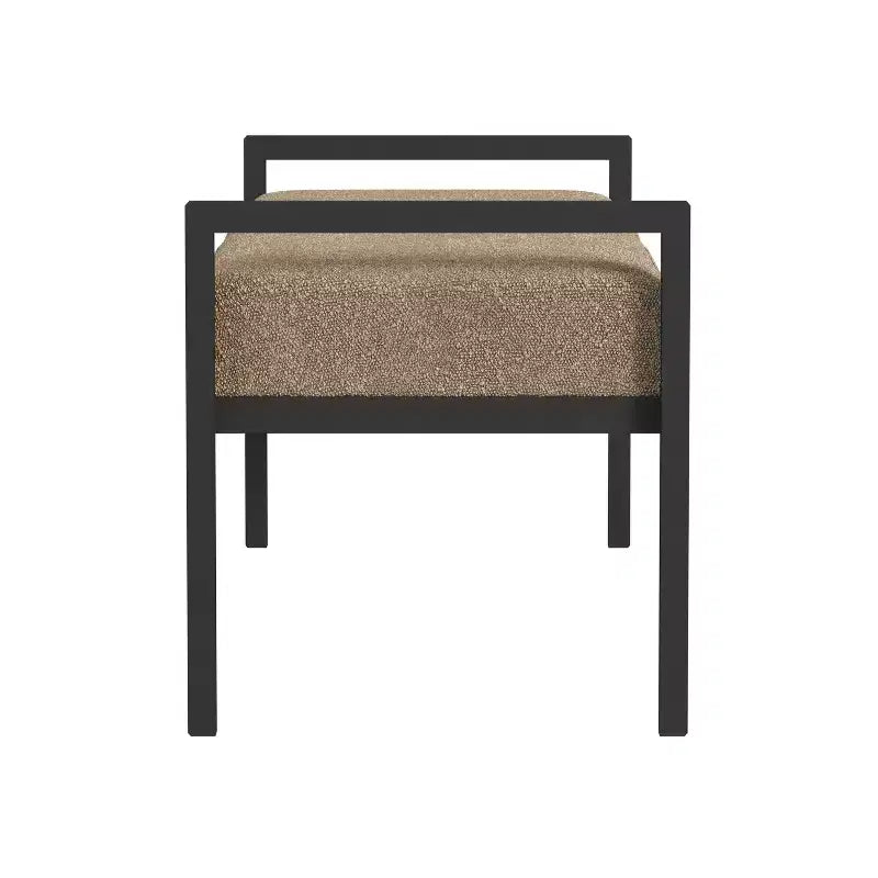 Banc moderne en fausse peau de mouton et métal